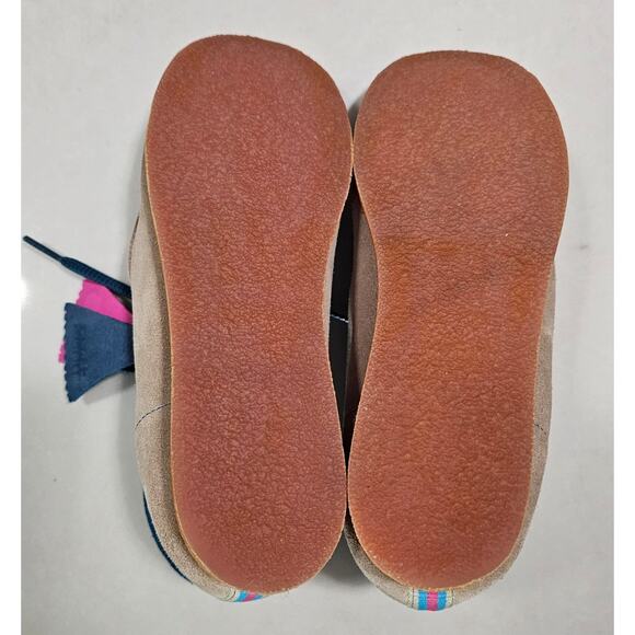 Clarks Originals Wallabee Kids Size US 4 EU 36 Beige Suede Crepe Sole Lace Up